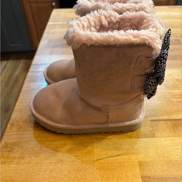 UGG Other - UGG Pink Kids Boots with Patterned Bow - size 11